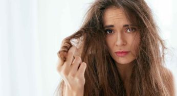 Basta stressare i tuoi capelli con l’asciugacapelli: usa il trucco che sta spopolando fra i parrucchieri per dire addio al crespo