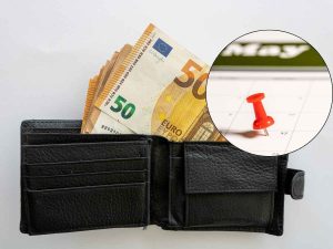 Portafoglio banconote 50 euro calendario maggio