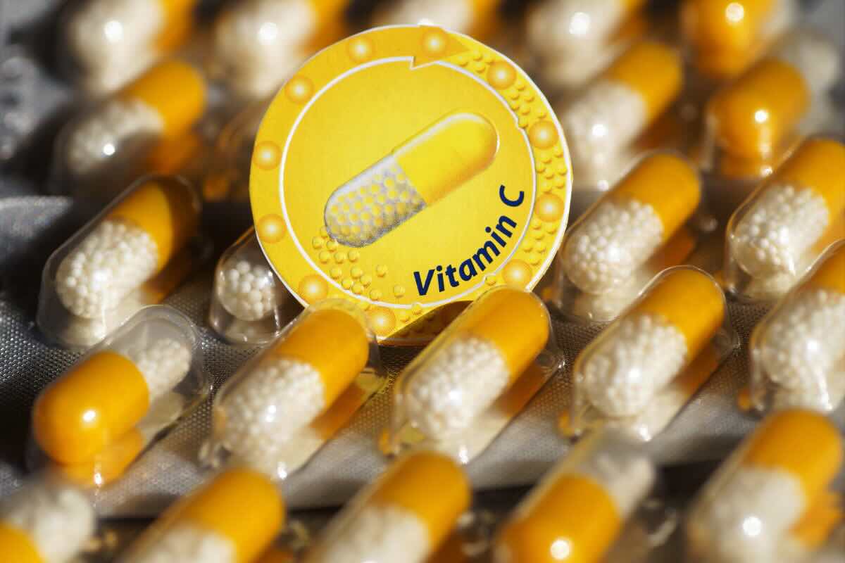 pillole con logo vitamina C