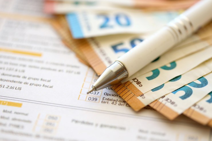 Documento 730, pensa e banconote da 50€