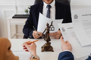 coppia firma divorzio