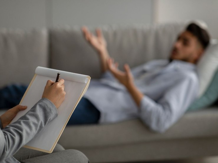 ragazzo in seduta psicologica