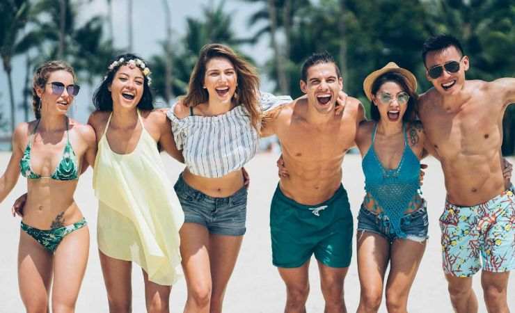gruppo di amici in vacanza