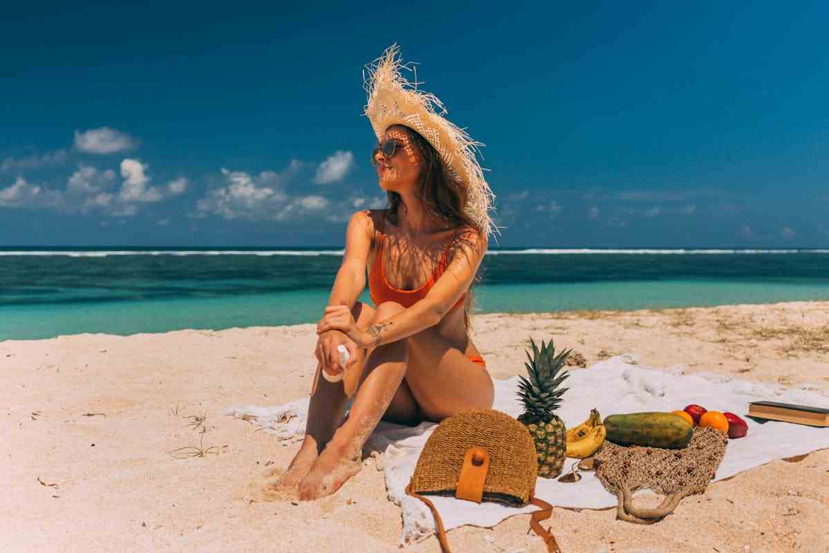 donna in spiaggia