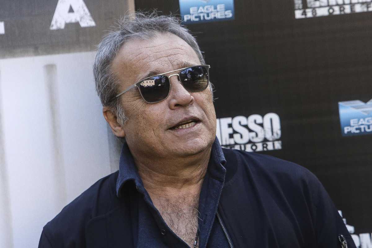 Claudio Amendola che parla