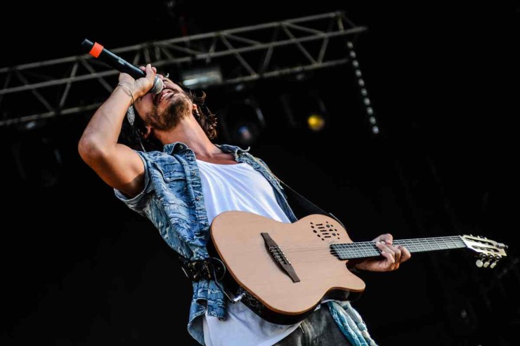 Cantante con la chitarra 