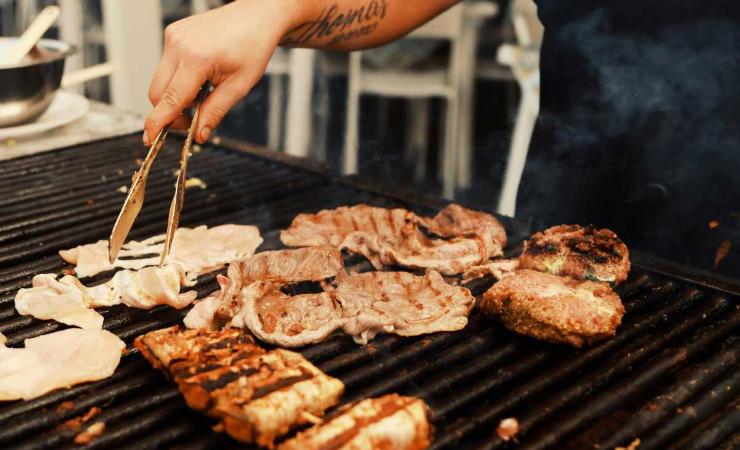 carne sulla griglia